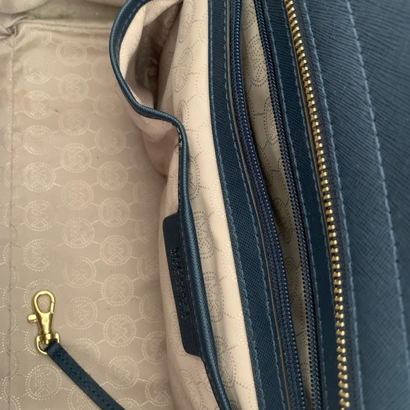 Authentic Michael Kors Large Selma Satchel - Picture 6 of 8